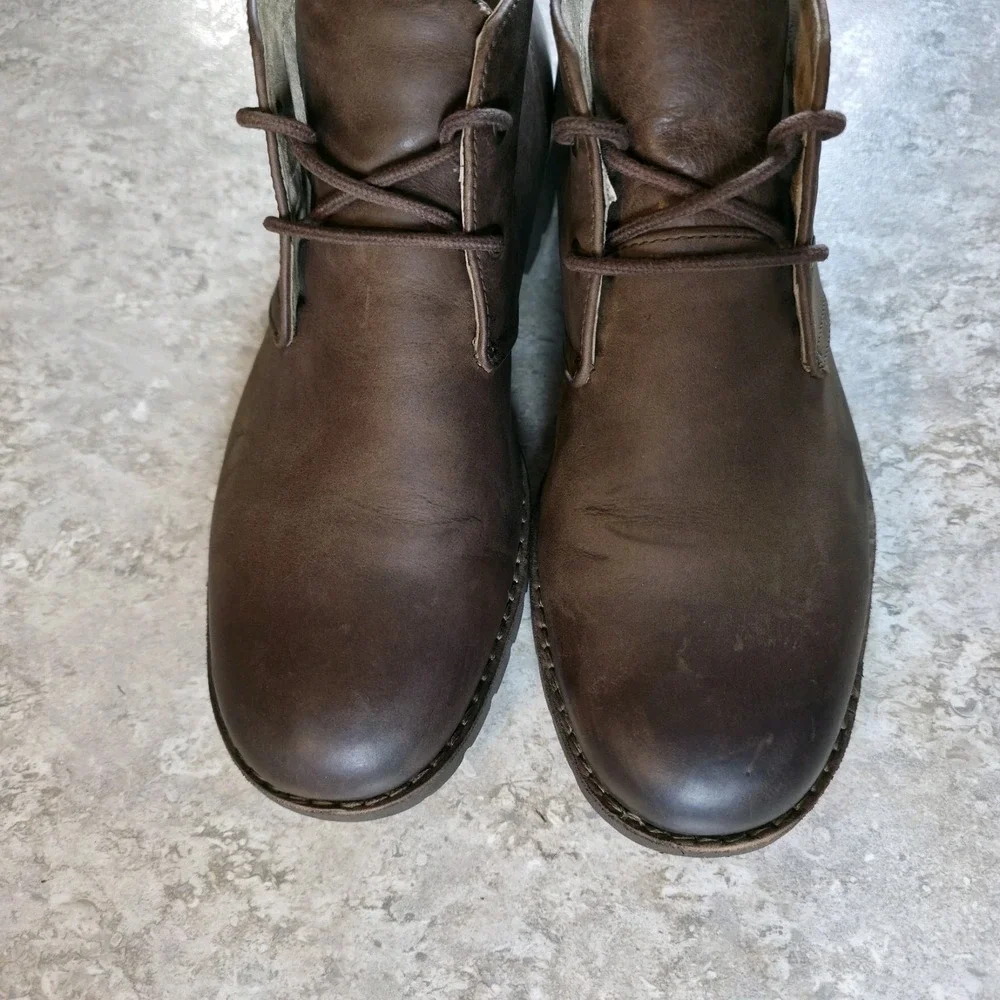 UGG Men's Leighton Brown Leather Chukka Boots Size 9.5 Waterproof Soft Toe